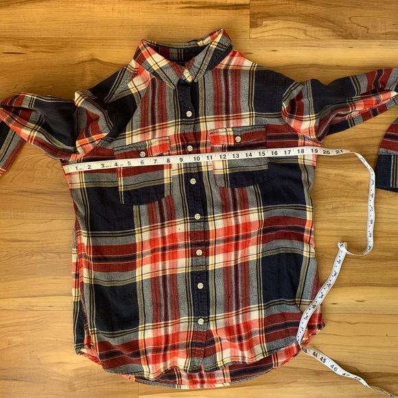 Mossimo Supply Co. Plaid Button Down in Red and Navy - Picture 4 of 10